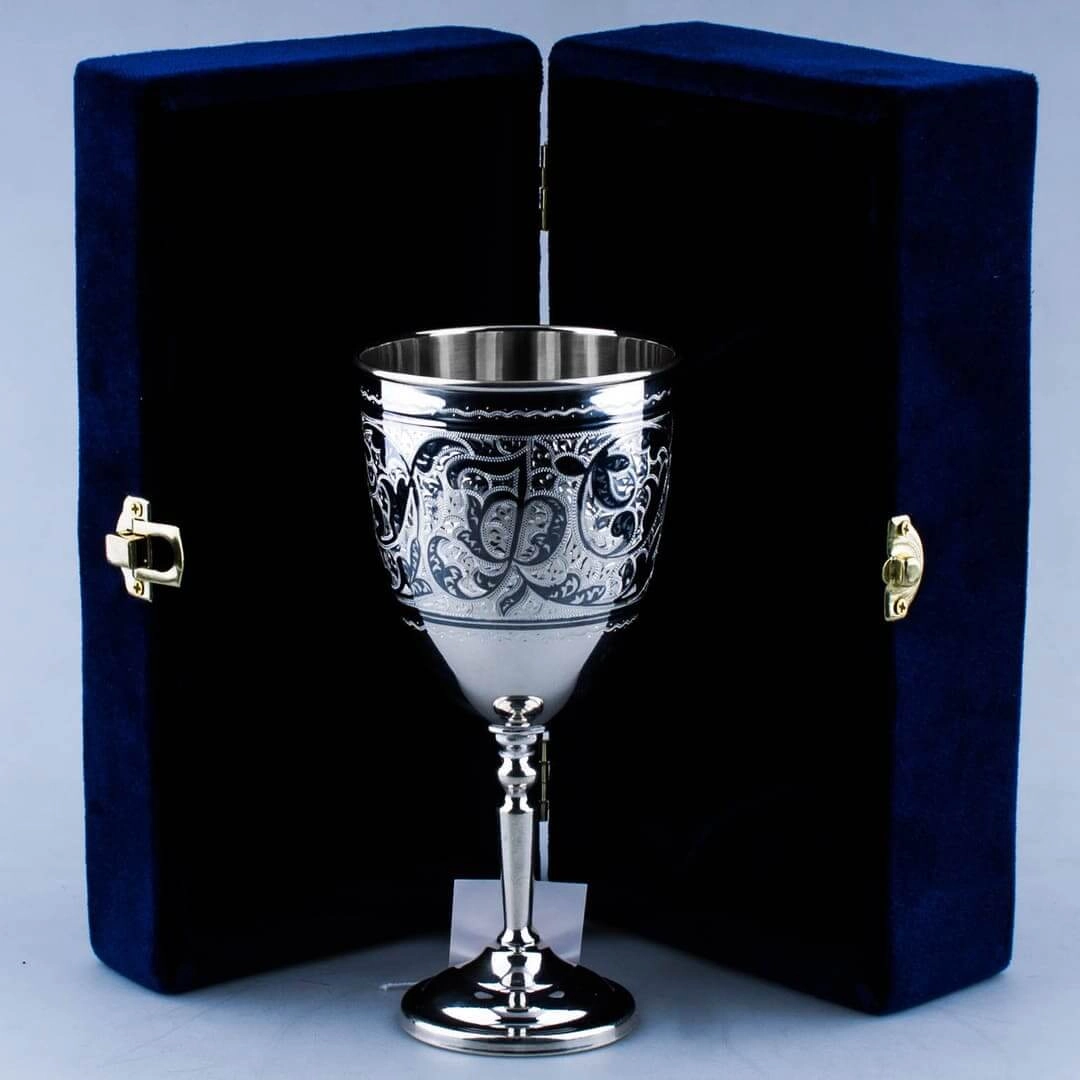 серебряный бокал с монограммой