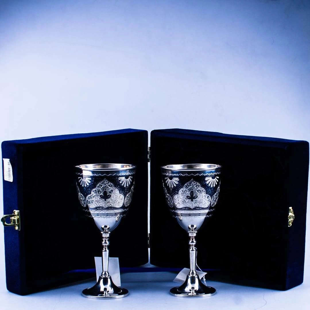 набор серебряных кубков