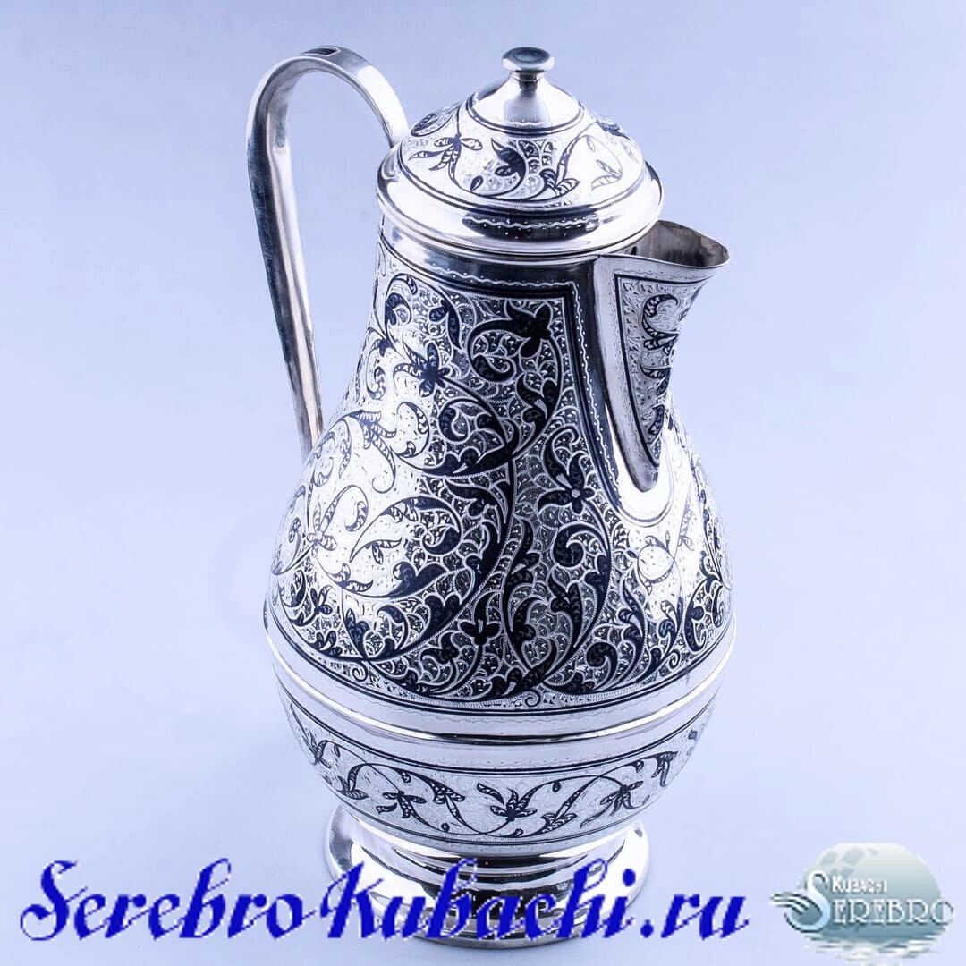 большой серебряный кувшин