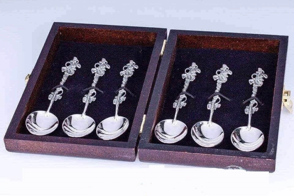 набор серебряных чайных ложек