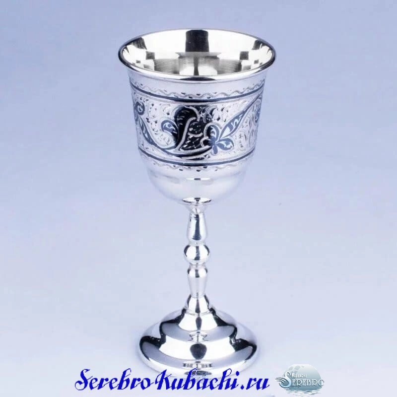 большая серебряная рюмка