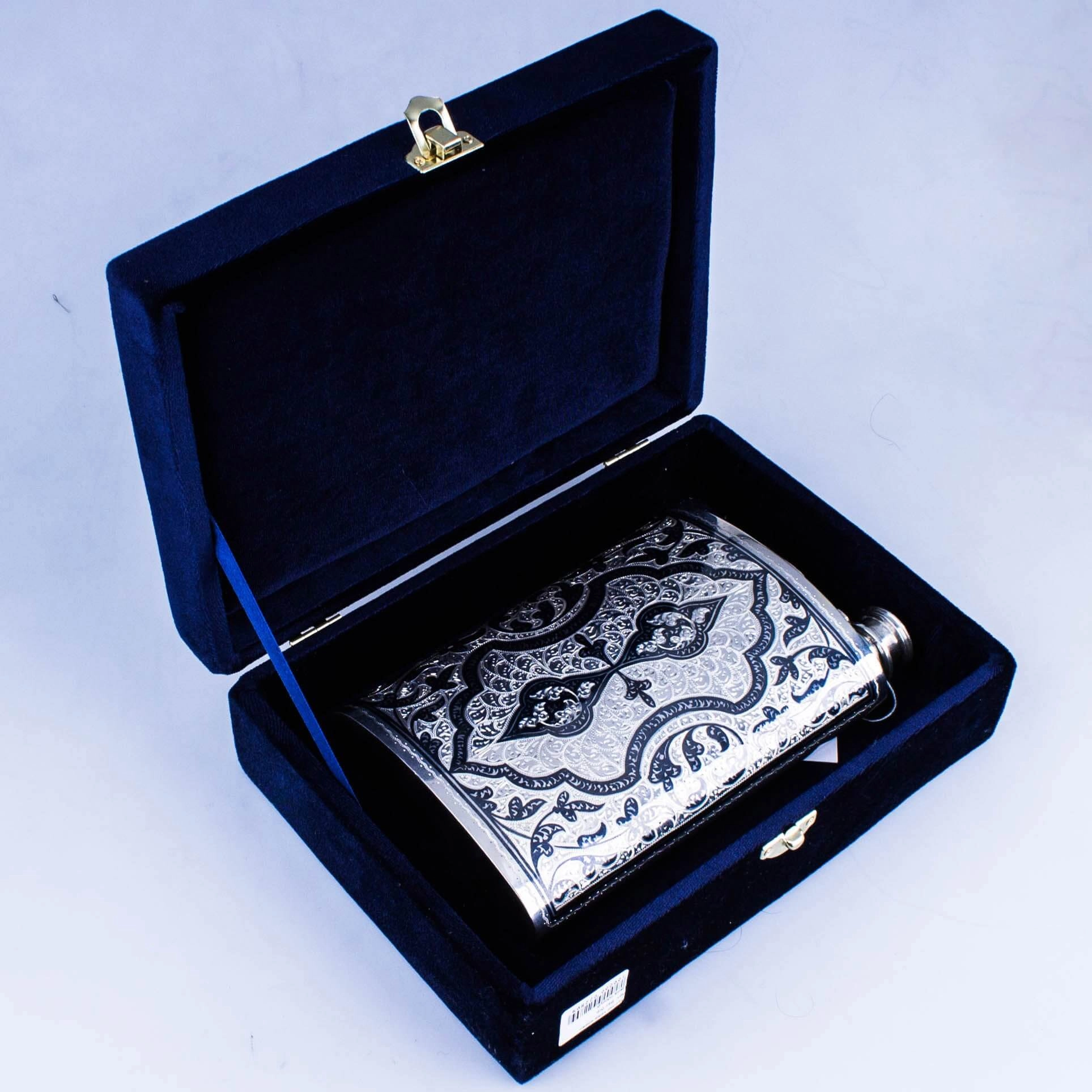 серебряная фляга