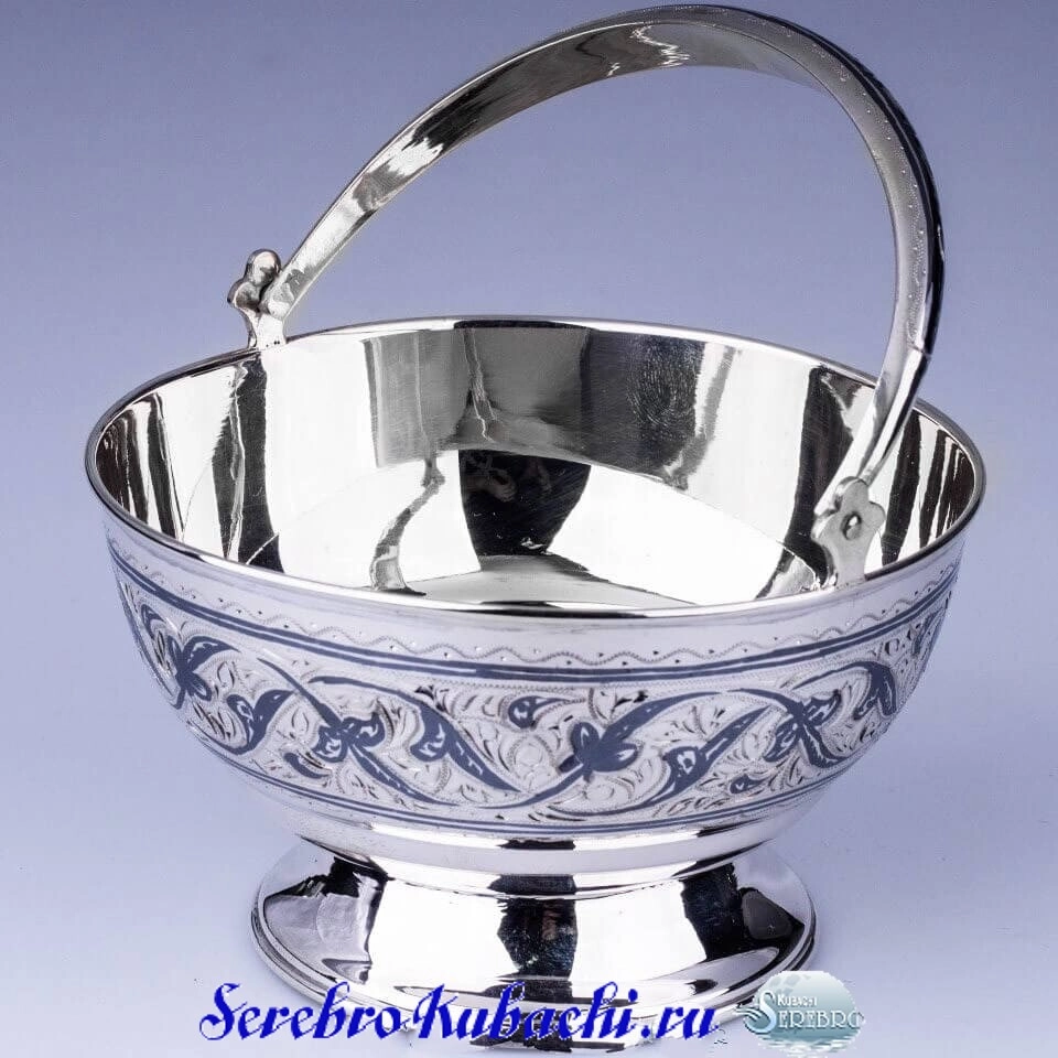 серебряная конфетница