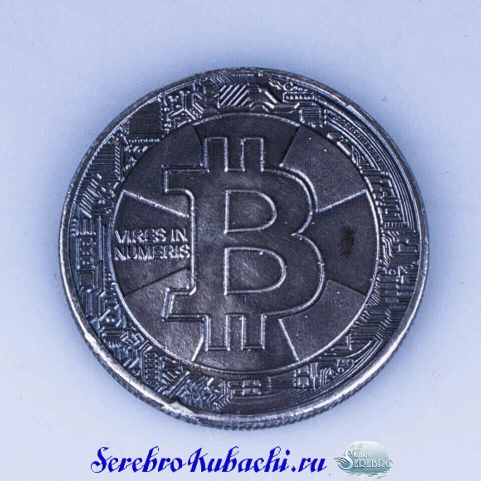 сувенирная серебряная монета биткоин