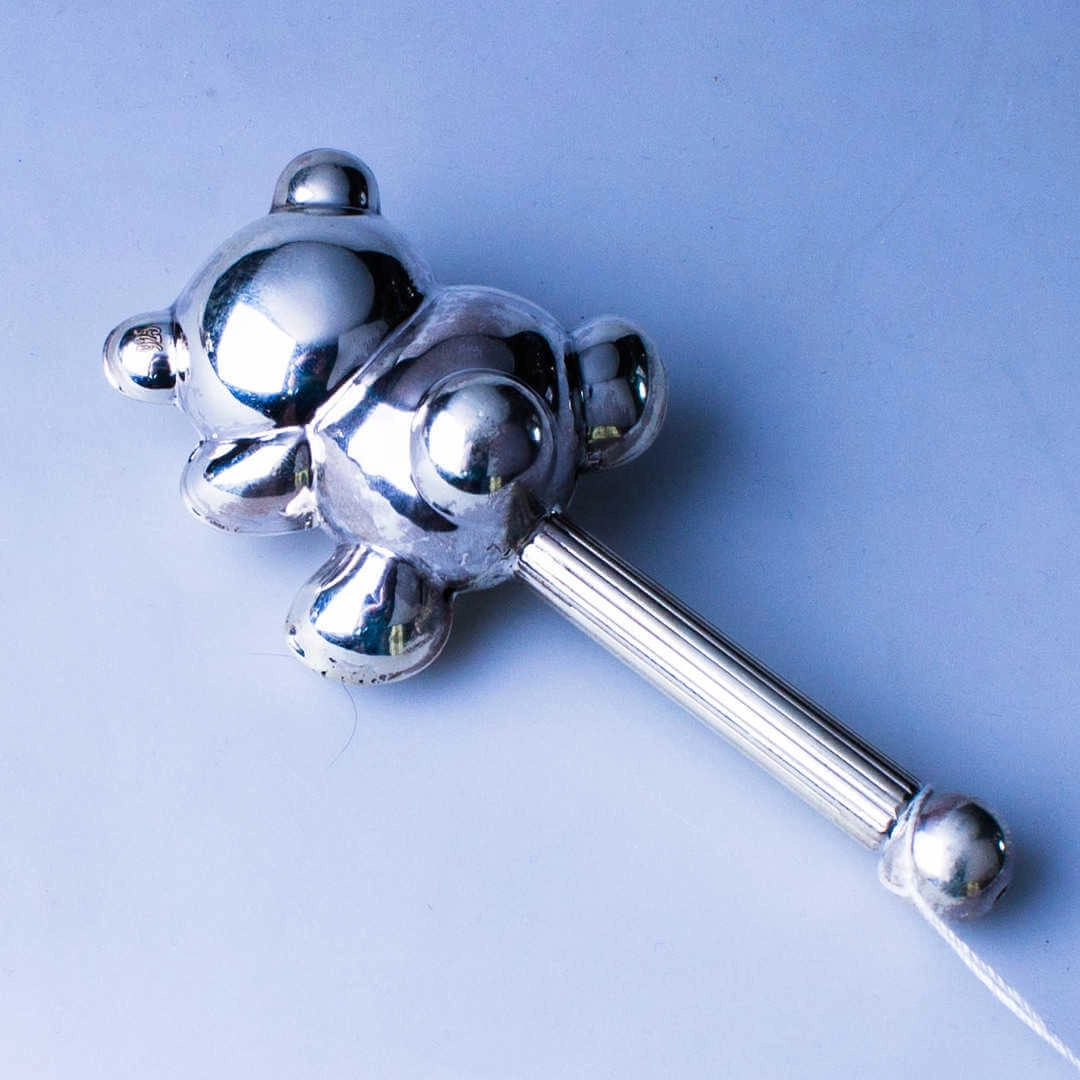 серебряная погремушка медвежонок