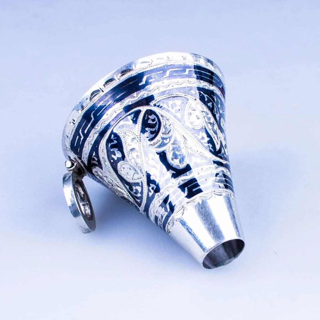 серебряная воронка