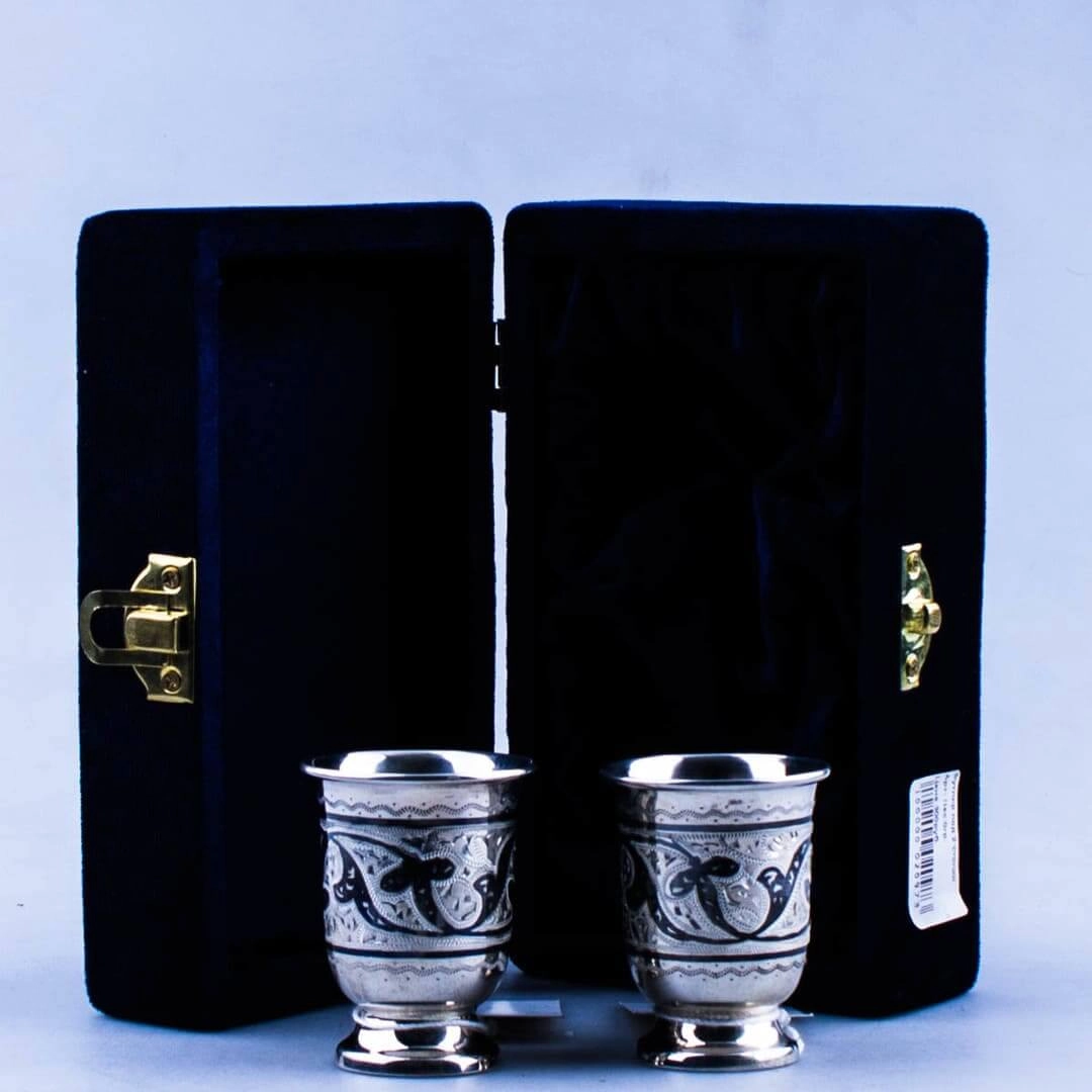 серебряные стопки