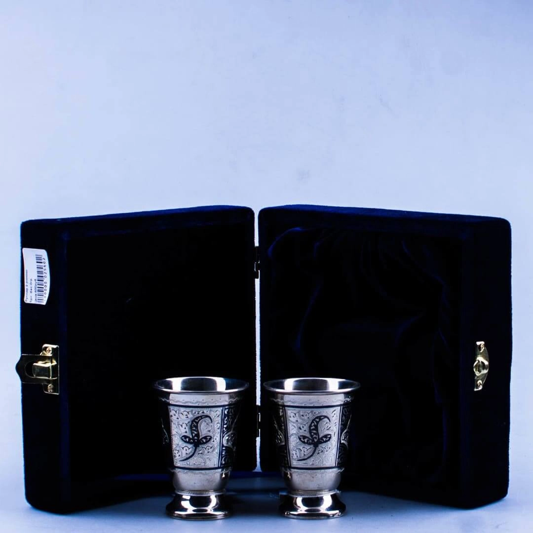 серебряные стопки