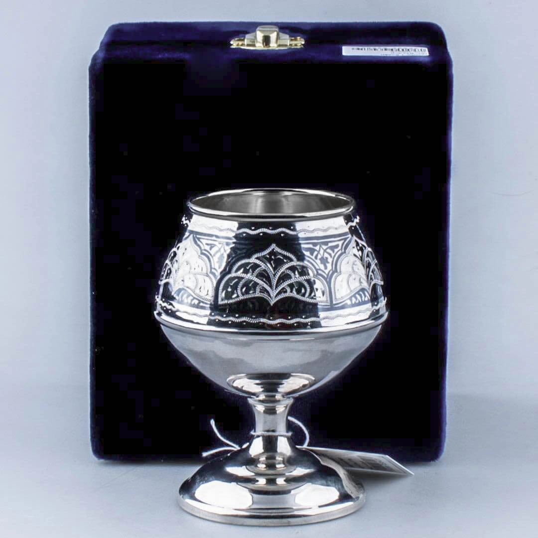 коньячный серебряный бокал