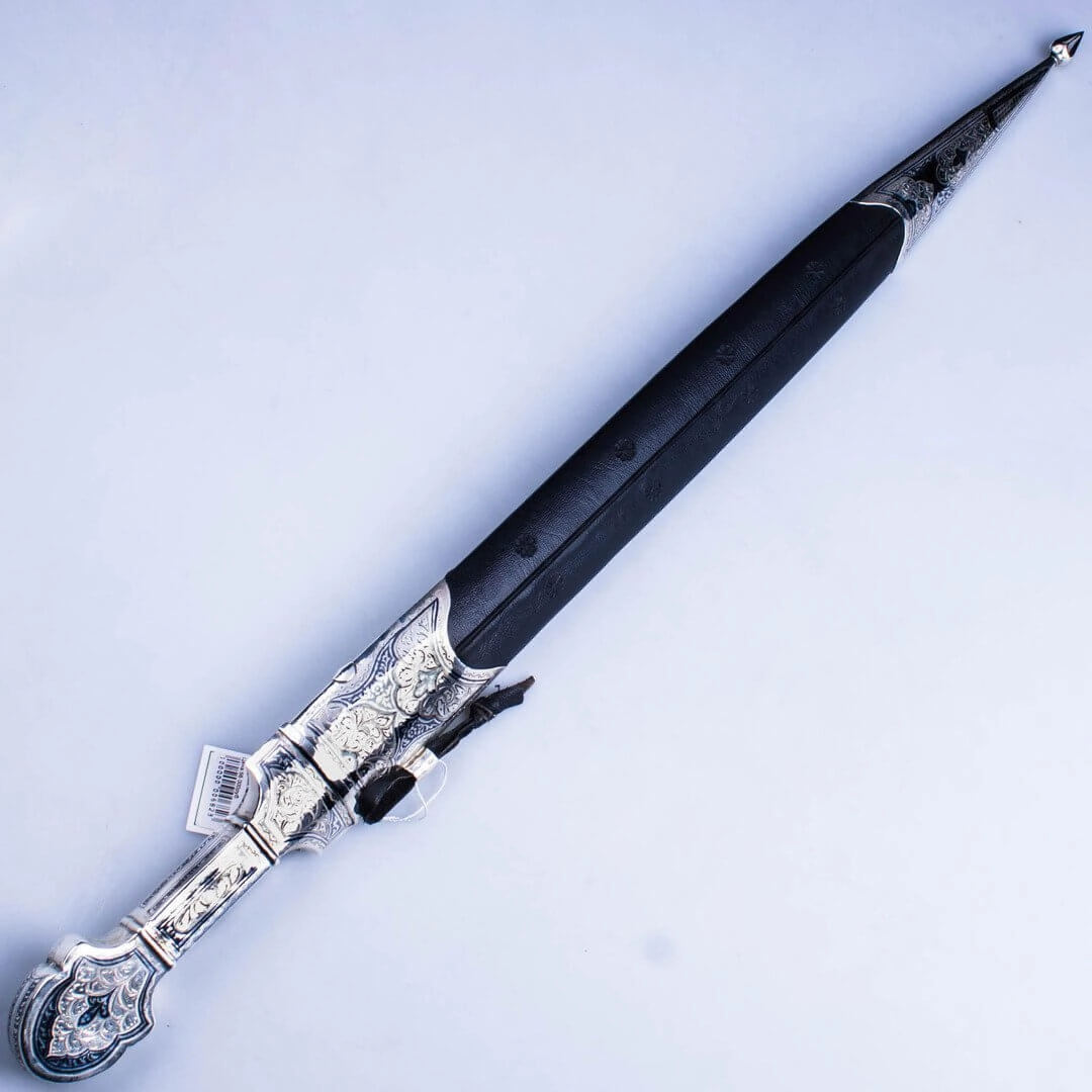 серебряный кинжал