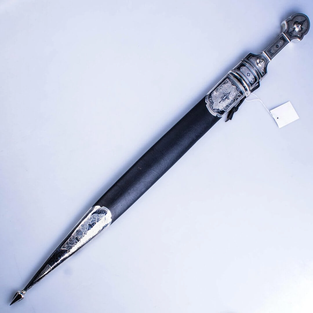 серебряный кинжал