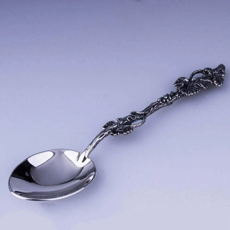 серебряная чайная ложка лоза