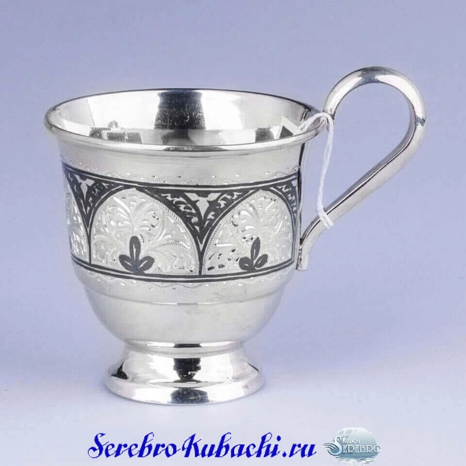 чайная чашка из серебра