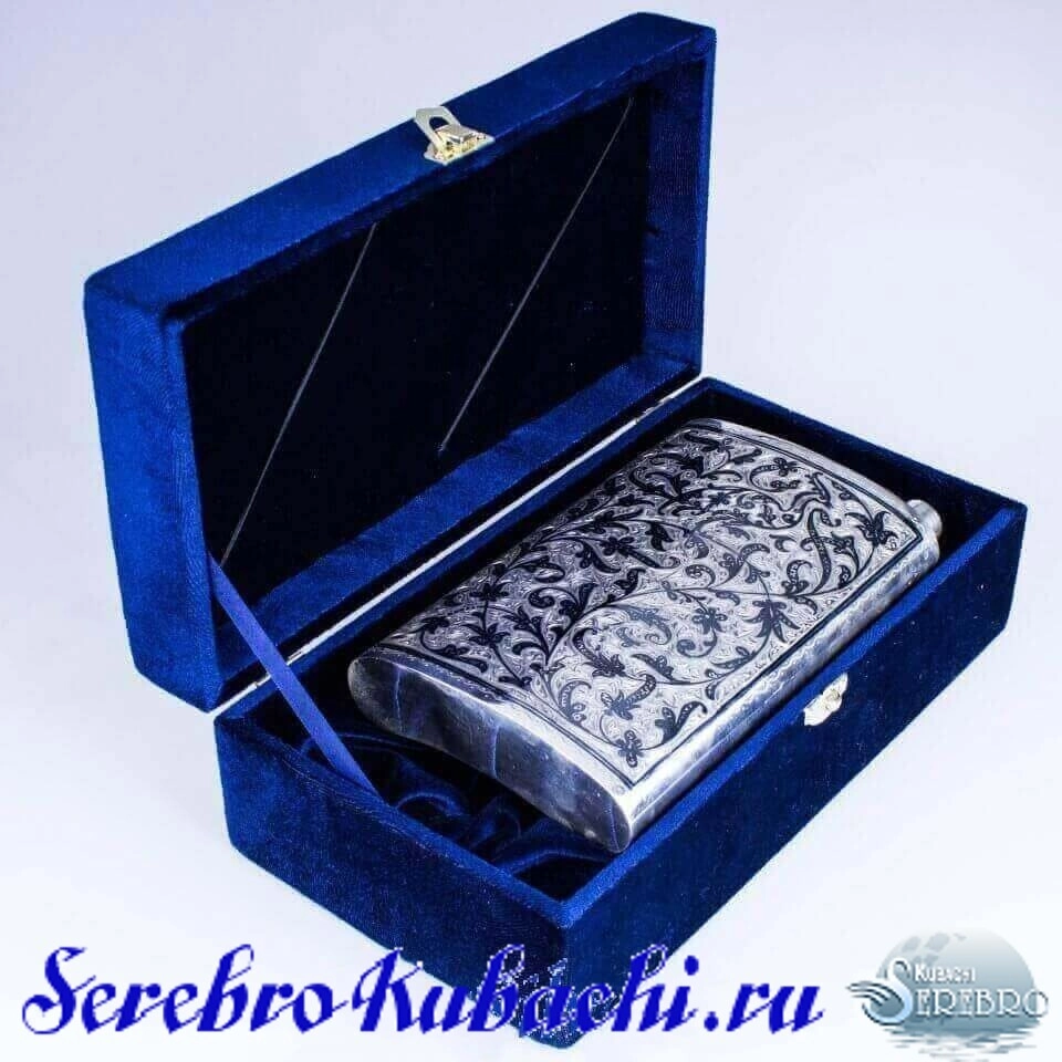 серебряная фляга для воды