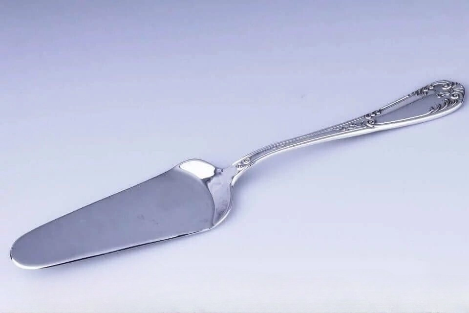 серебряная лопатка для торта
