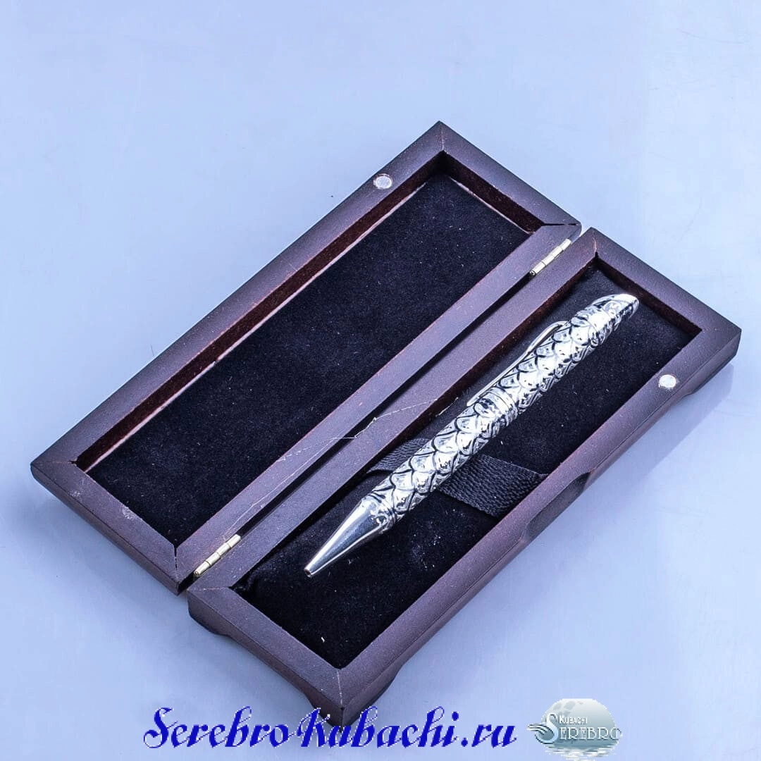 серебряная ручка с гравировкой