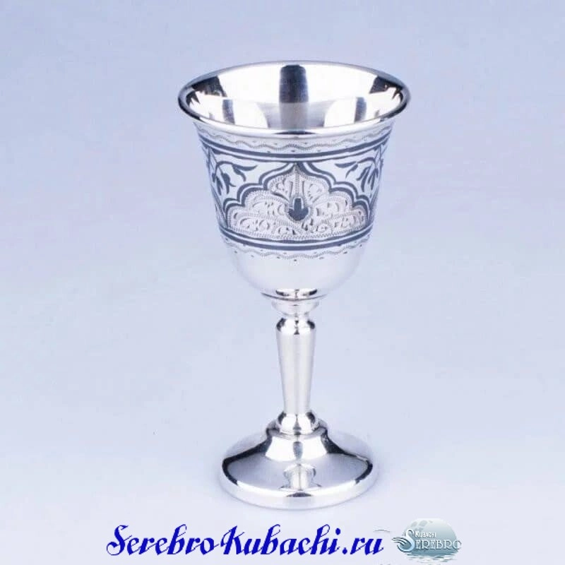 рюмка серебряная на ножке