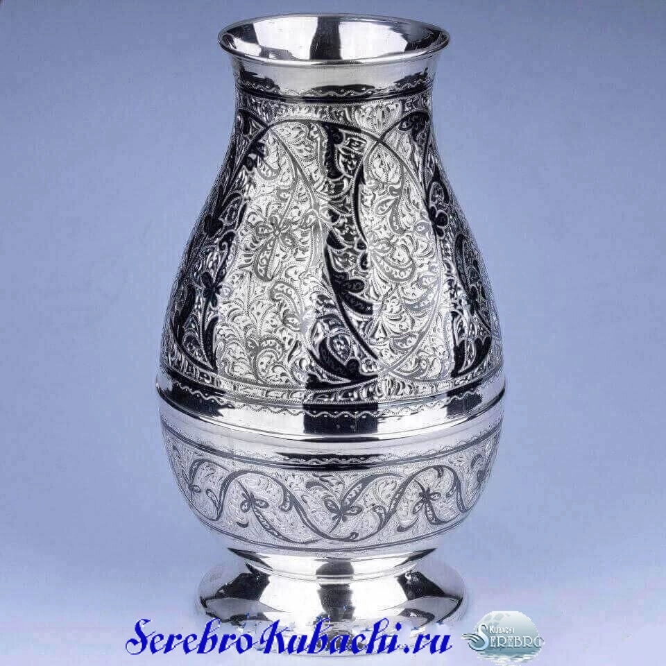 серебряная ваза для цветов