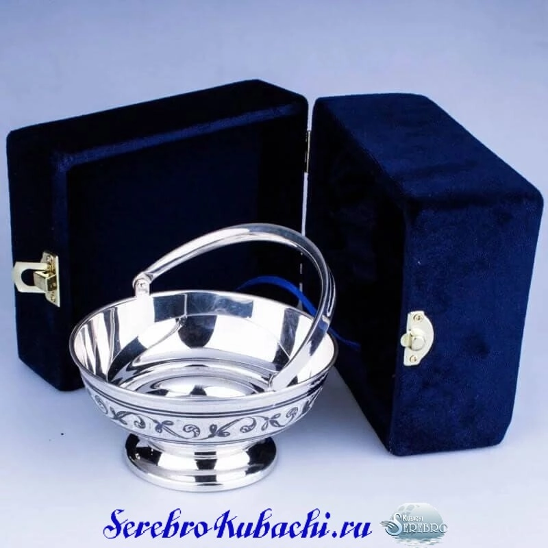 серебряная конфетница