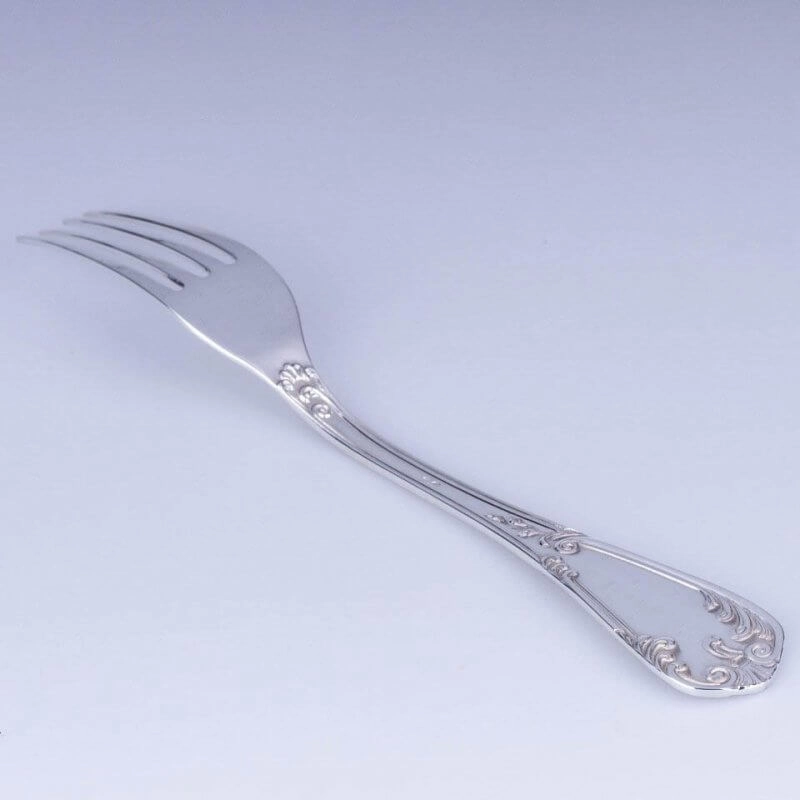 серебряная вилка