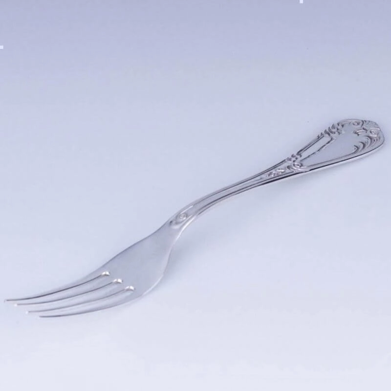 серебряная вилка