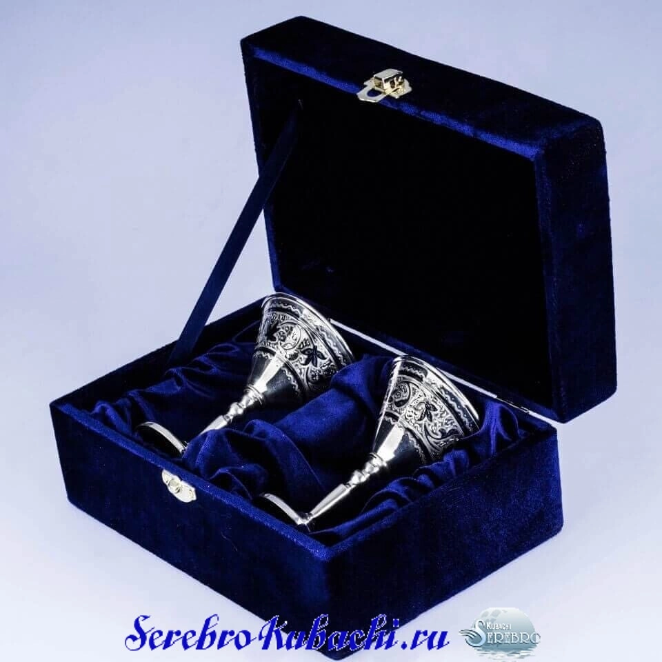 набор серебряных бокалов для мартини