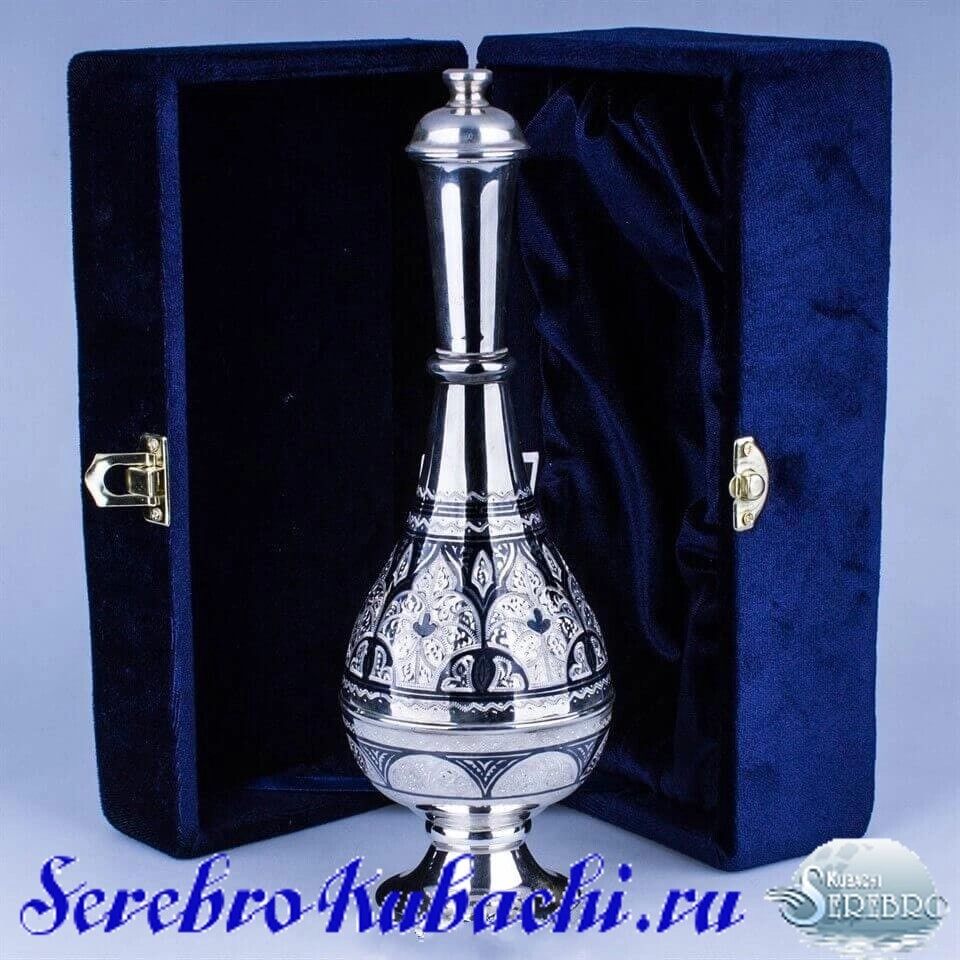 серебряный графин