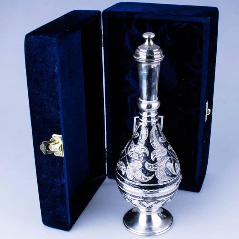 серебряный графин с футляром