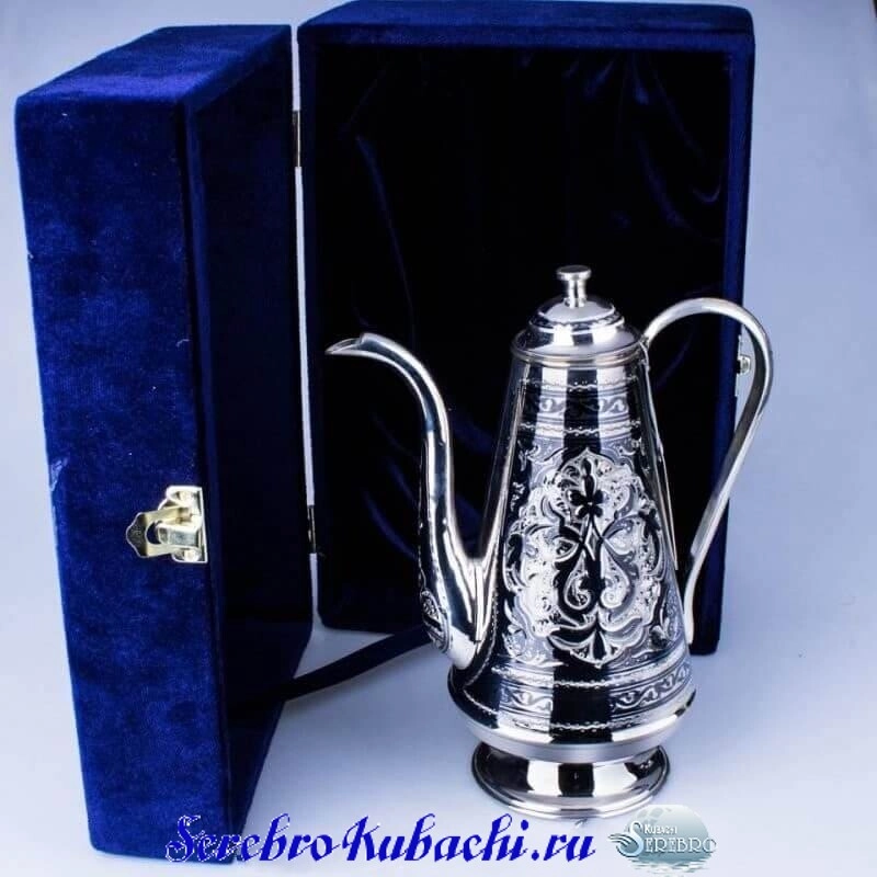 серебряный кофейник