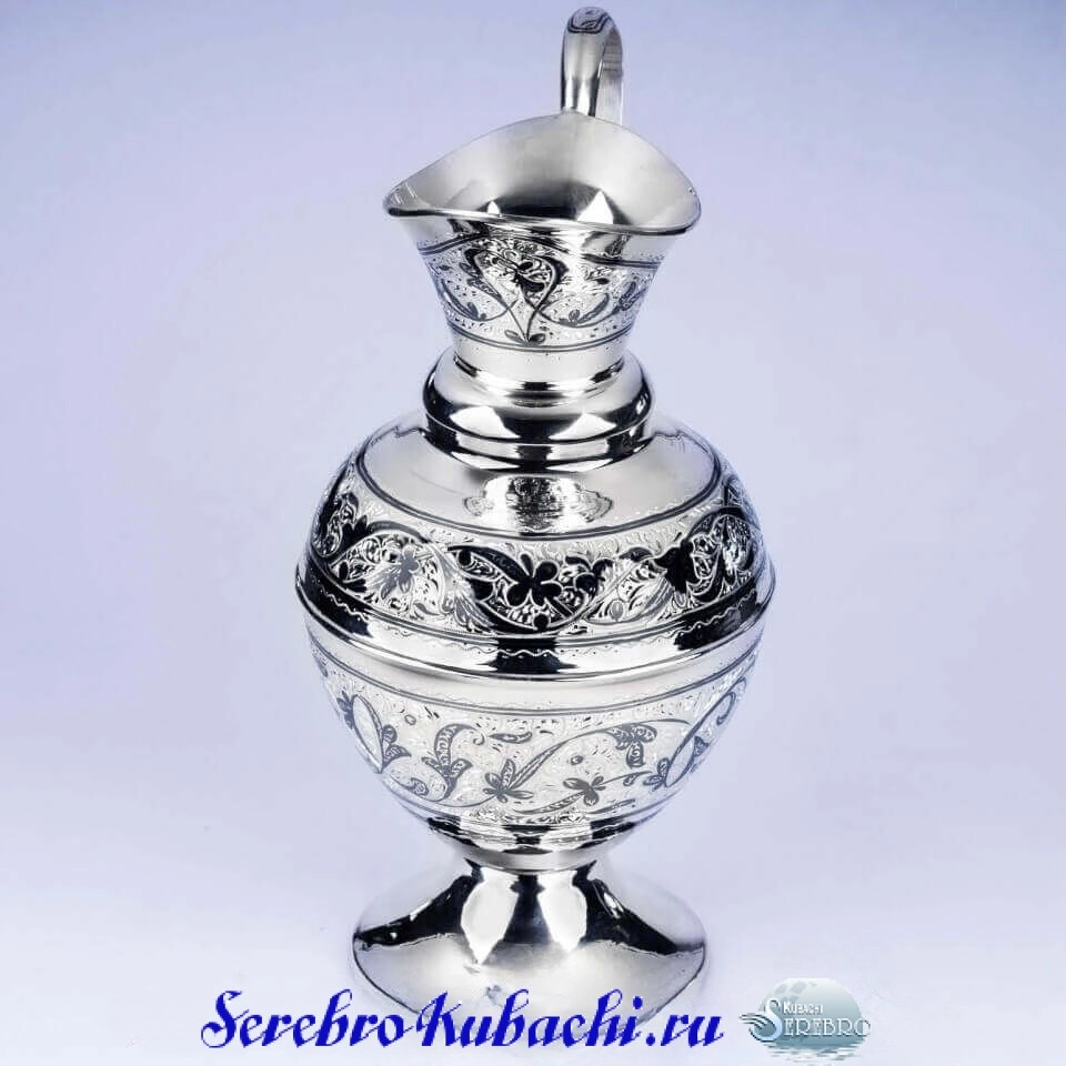 серебряный кувшин амфора