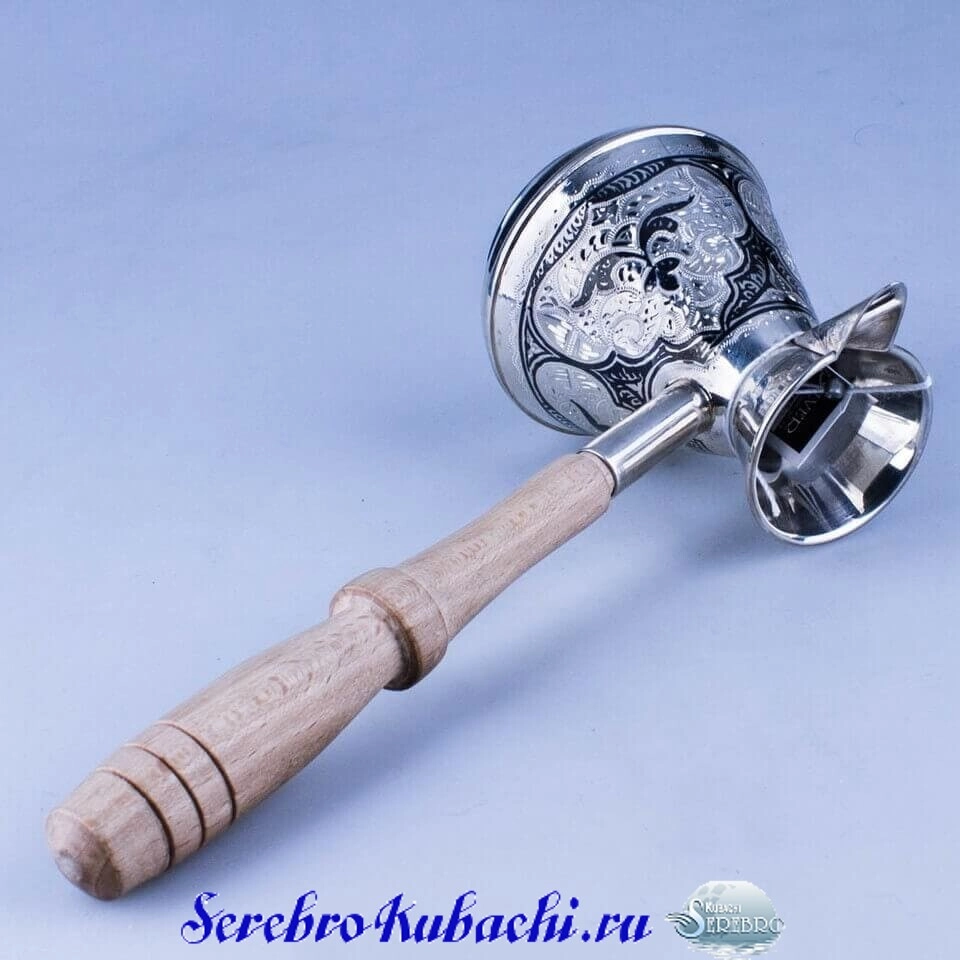 небольшая серебряная турка