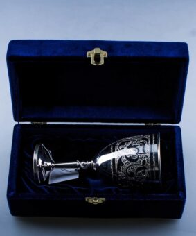 серебряный бокал с монограммой