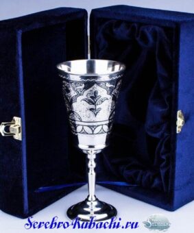 бокал кубок серебряный