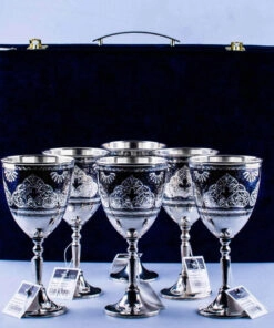 набор серебряных кубков