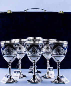 набор серебряных кубков