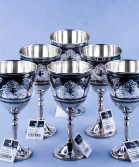 набор серебряных кубков