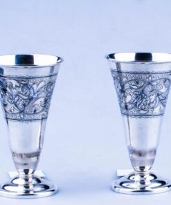 серебряные бокалы на низкой ножке