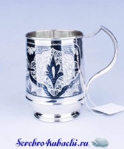 большая серебряная кружка