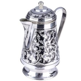 большой серебряный кофейник
