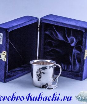детская серебряная кружка