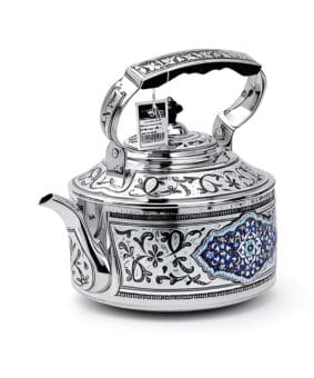 Электрический серебряный чайник