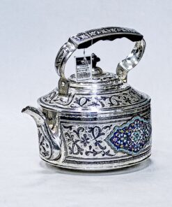 электрический серебряный чайник