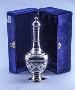 графин серебряный с футляром