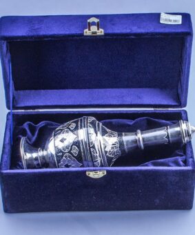 графин серебряный с футляром