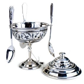 икорница с ложками