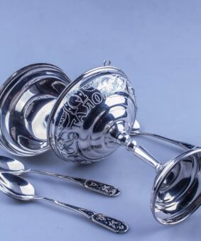 икорница с логотипом