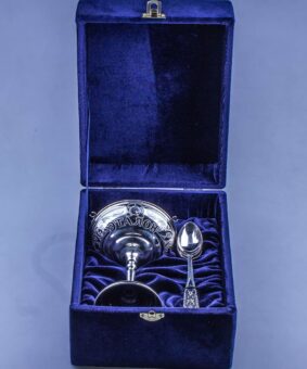 икорница с логотипом