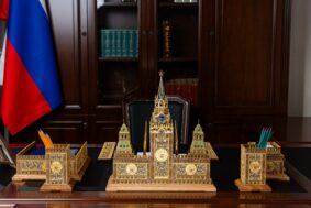 Эксклюзивный серебряный настольный набор "Кремлевский" — изображение 4