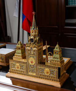 Эксклюзивный серебряный настольный набор "Кремлевский" 6