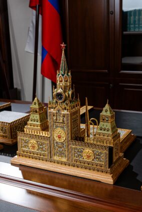 Эксклюзивный серебряный настольный набор "Кремлевский" — изображение 8